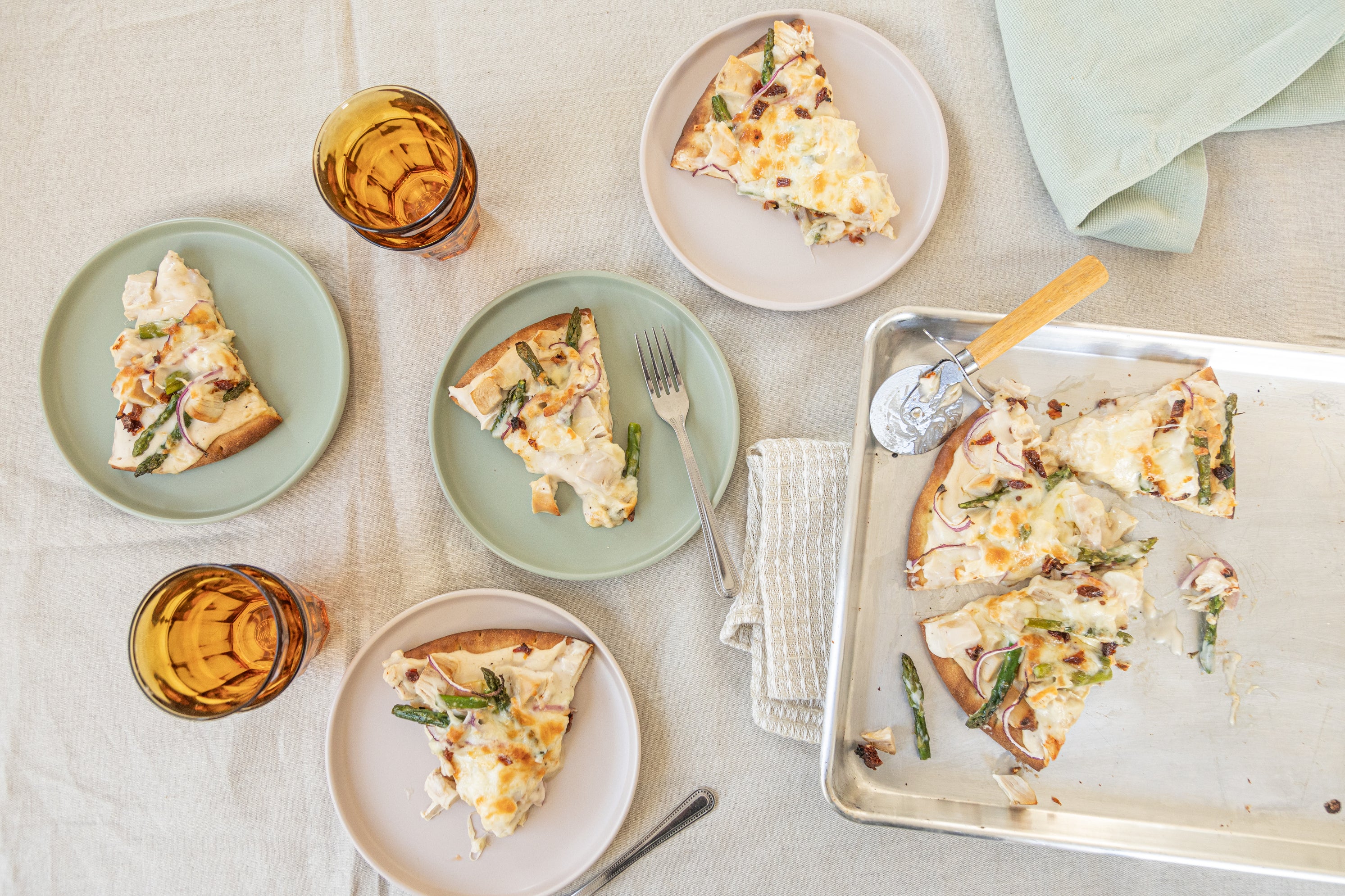 Chicken Alfredo Pizza &ndash; Belles Combines