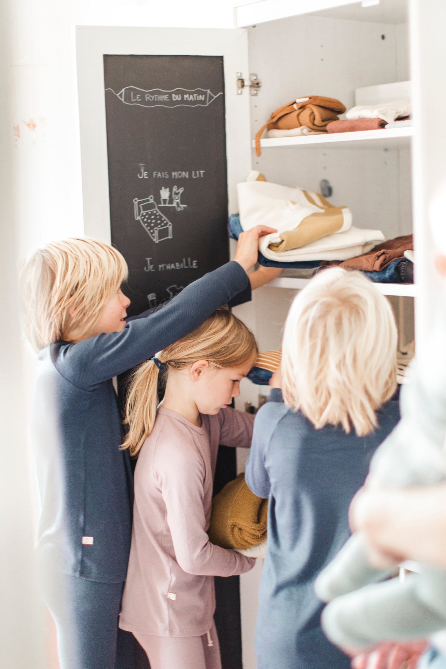 Trucs et astuces pour un désencombrement printanier efficace des vêtements d'hiver